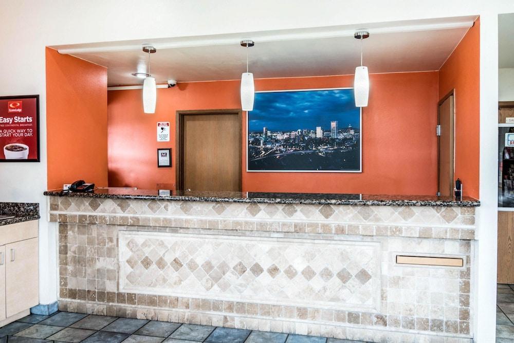 Econo Lodge Portland Airport Bagian luar foto
