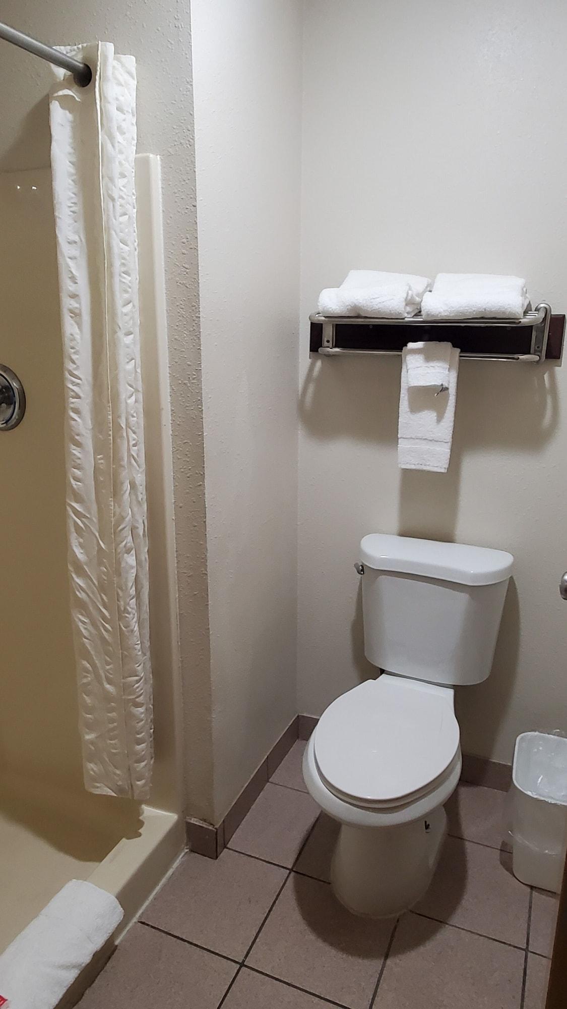 Econo Lodge Portland Airport Bagian luar foto