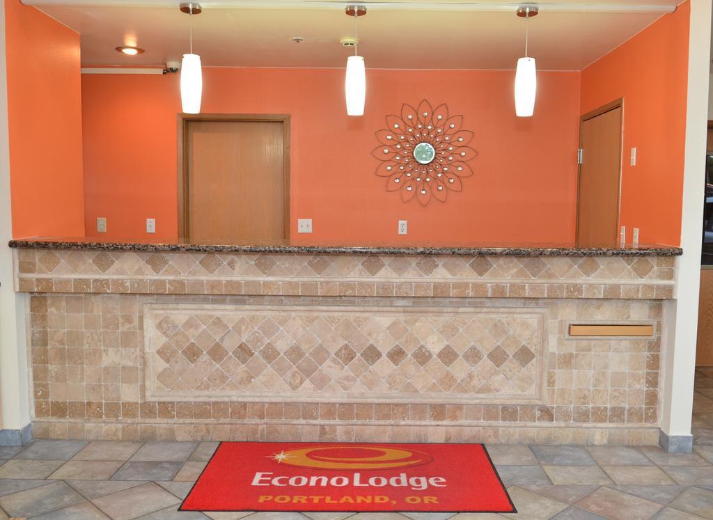 Econo Lodge Portland Airport Bagian luar foto