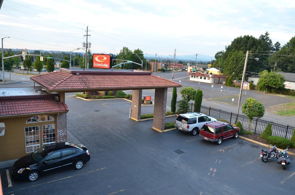 Econo Lodge Portland Airport Bagian luar foto