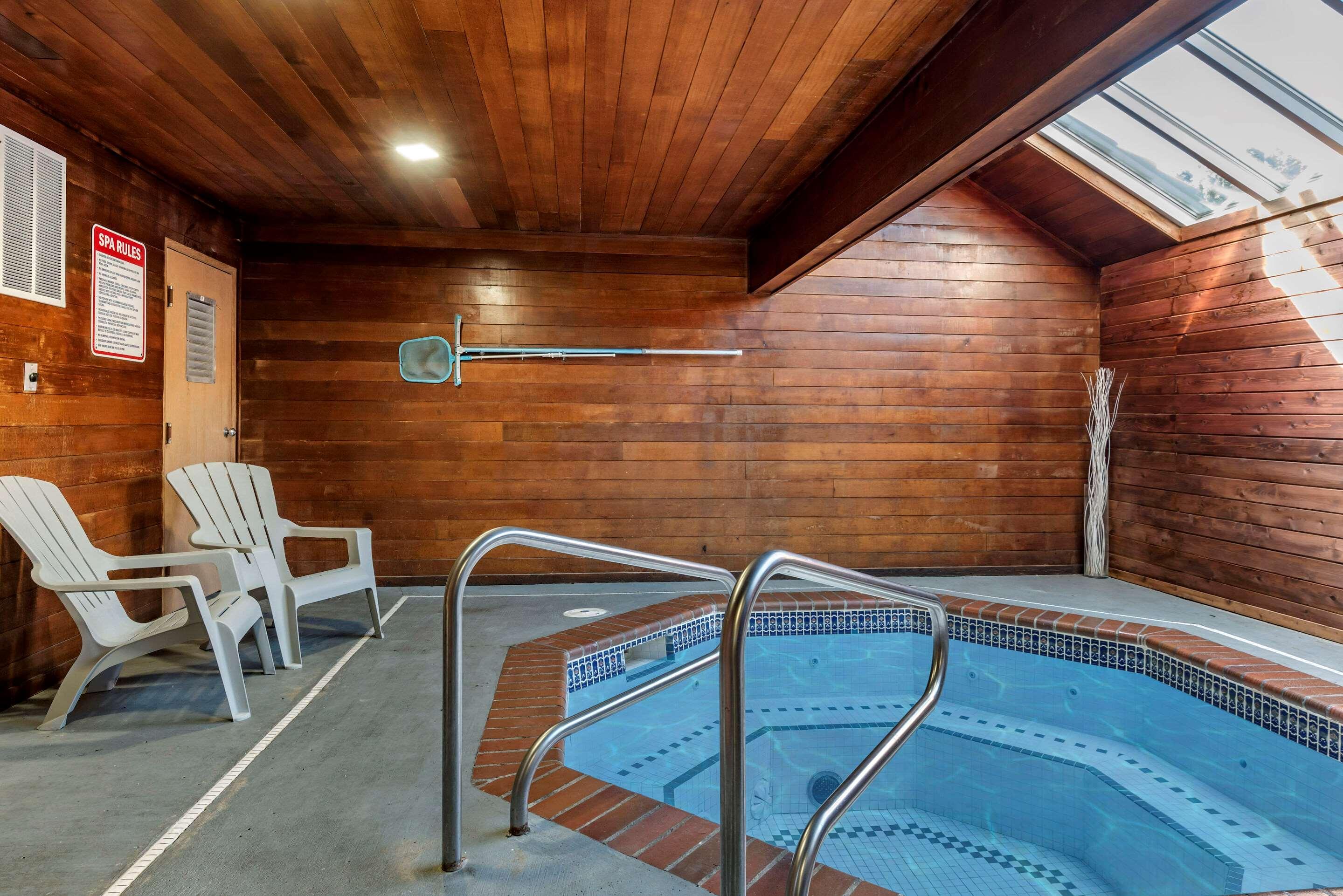 Econo Lodge Portland Airport Bagian luar foto