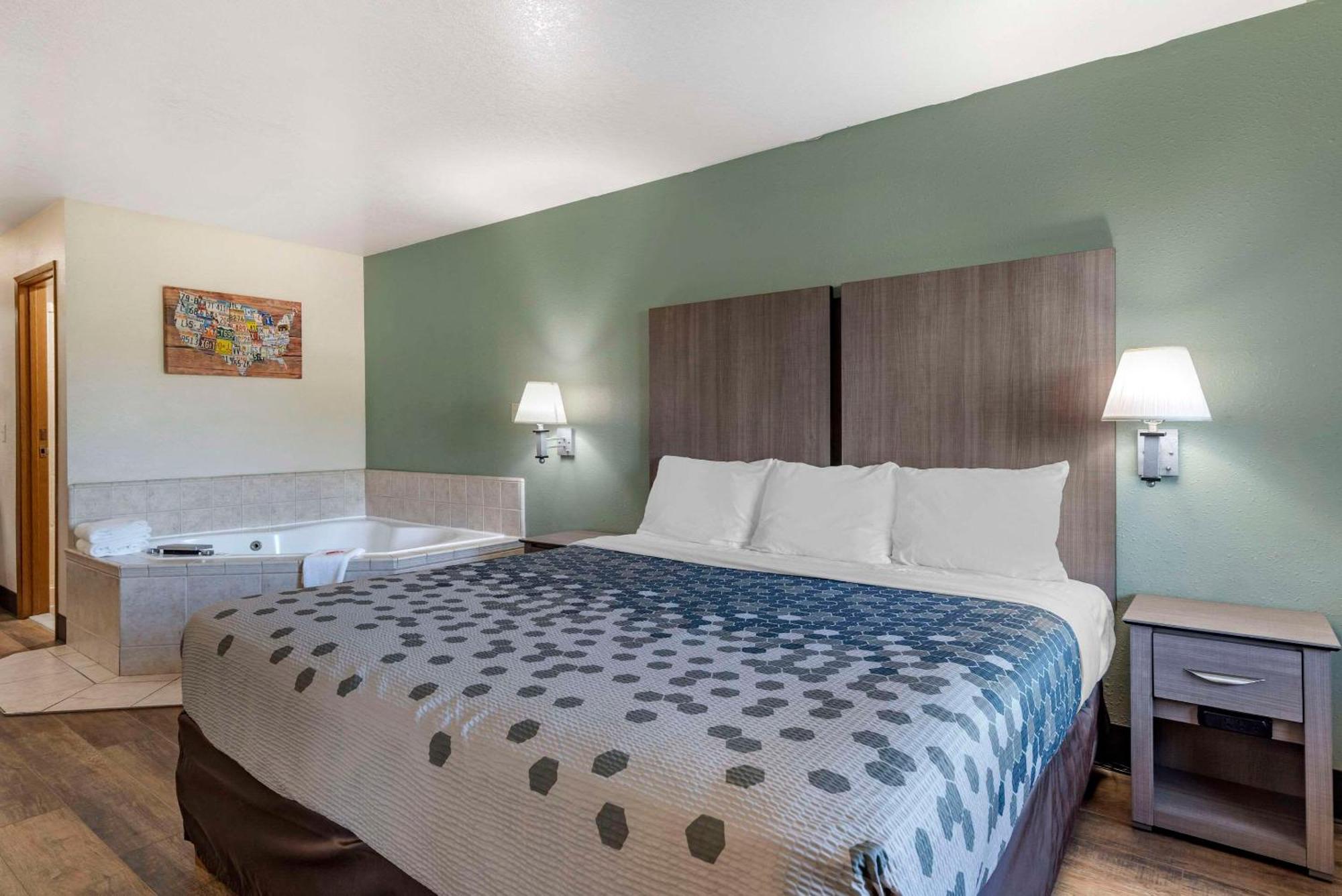 Econo Lodge Portland Airport Bagian luar foto