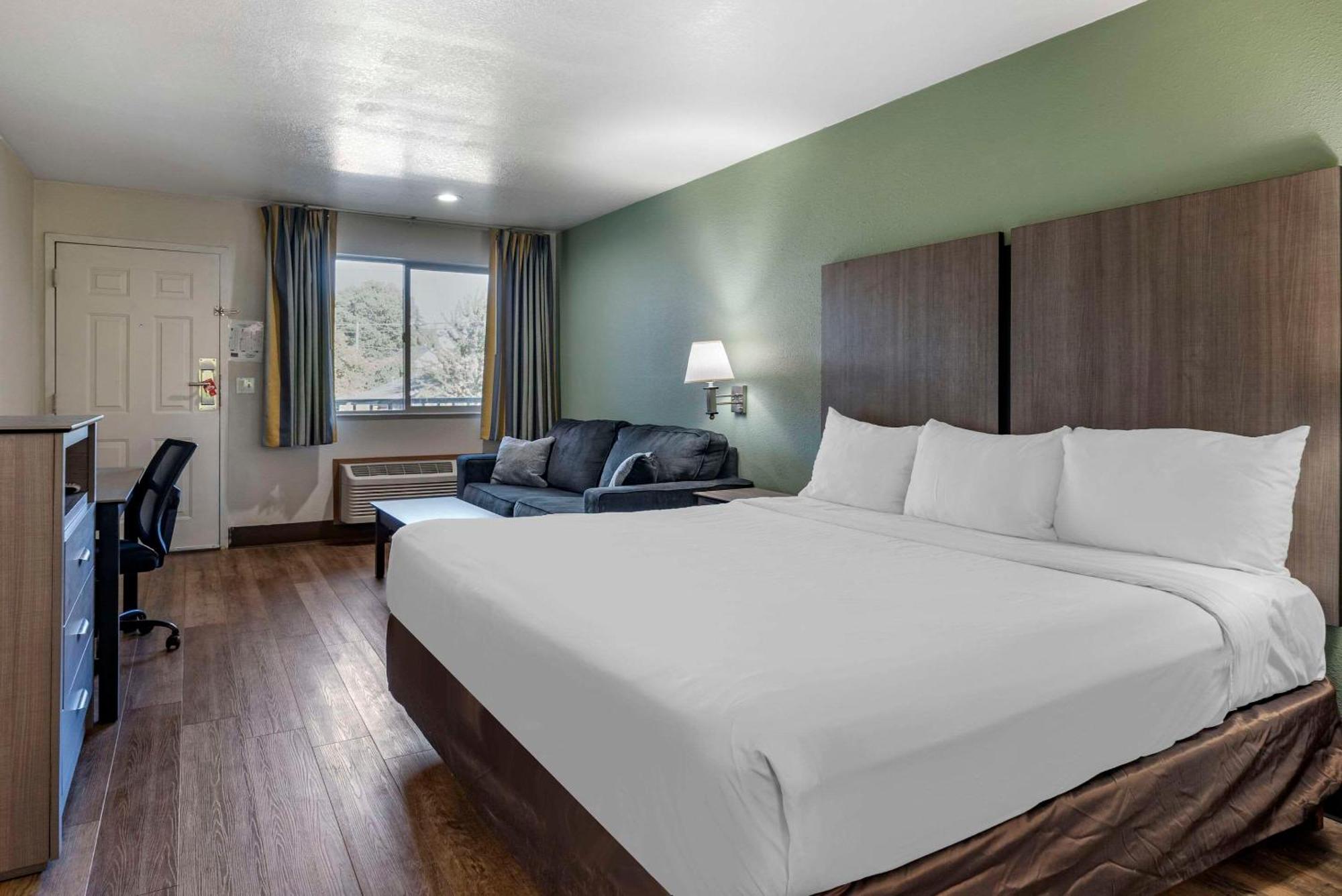 Econo Lodge Portland Airport Bagian luar foto